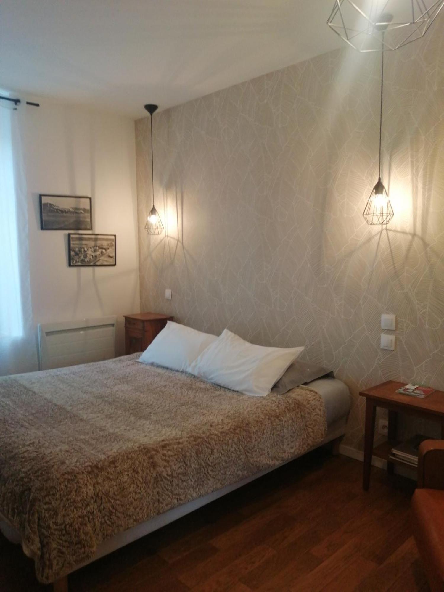 Le Quai 18 Bed & Breakfast Lesneven Exterior photo